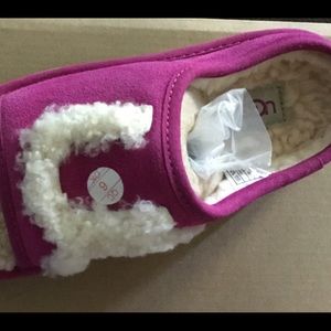 Girl’s Ugg Pink sandals